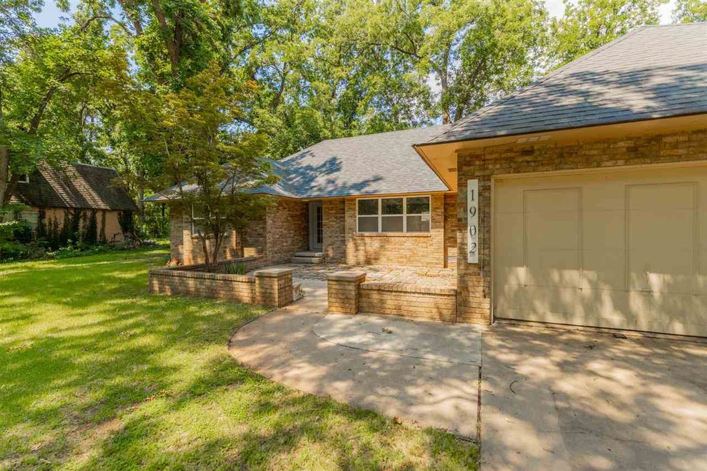 Photo of 1902 N Glenwood DR, Stillwater, OK 74075 (MLS # 134912)