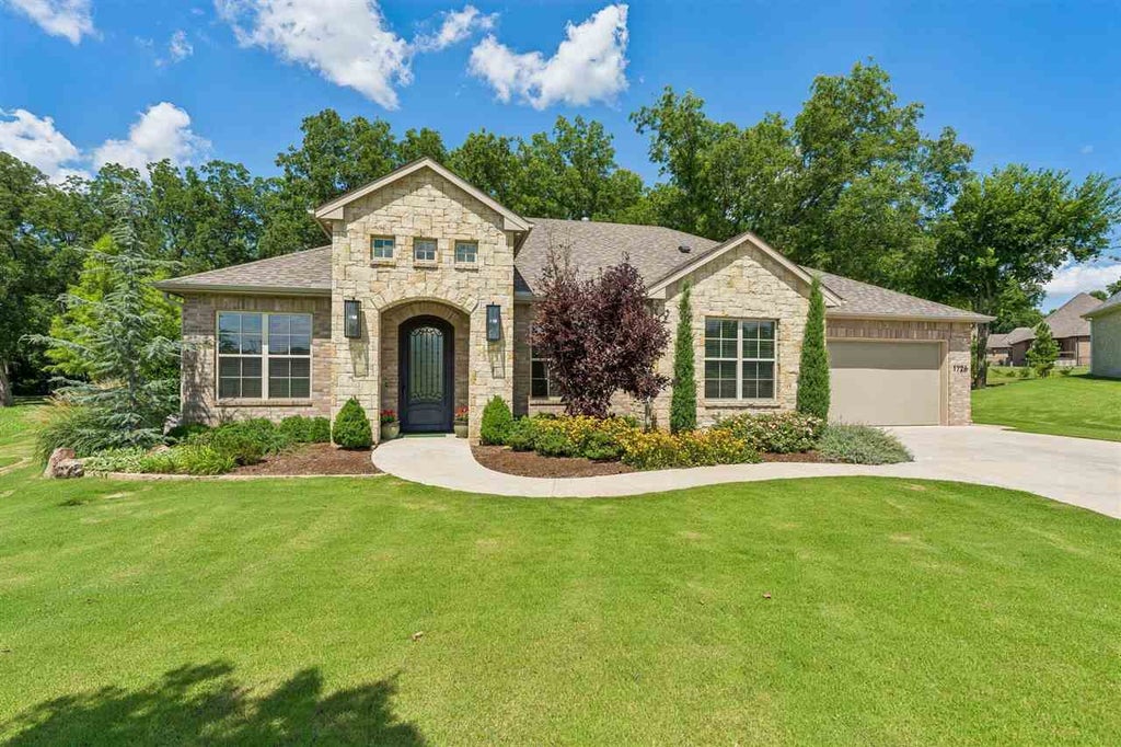 Photo of 1726 S Peacock Lane, Stillwater, OK 74074 (MLS # 134828)