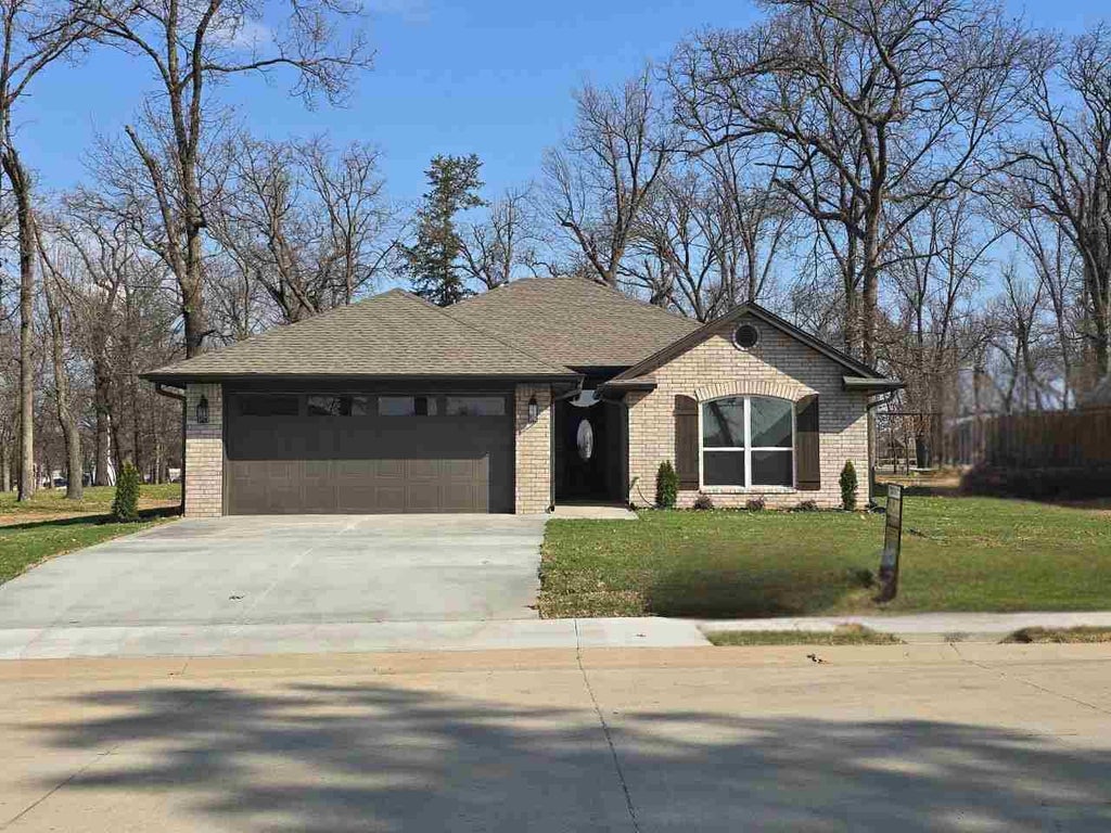 Photo of 529 E Oak Tree Avenue, Perkins, OK 74059 (MLS # 134915)