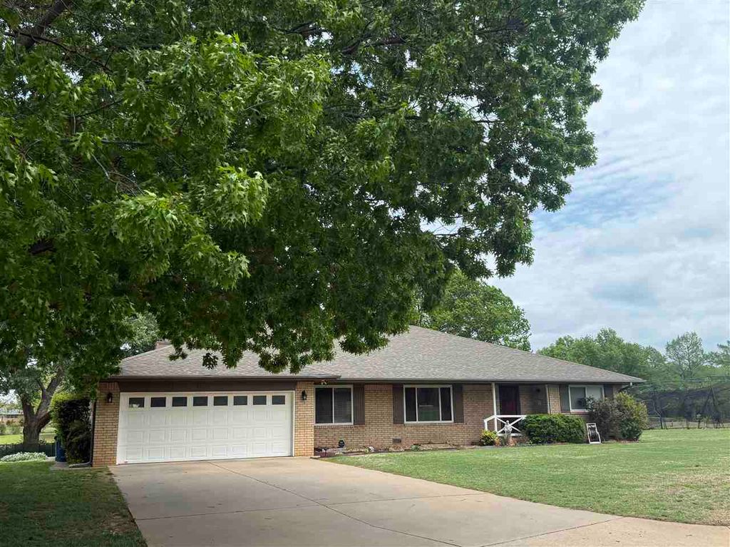 Photo of 3424 S Willow Park, Stillwater, OK 74074 (MLS # 134122)