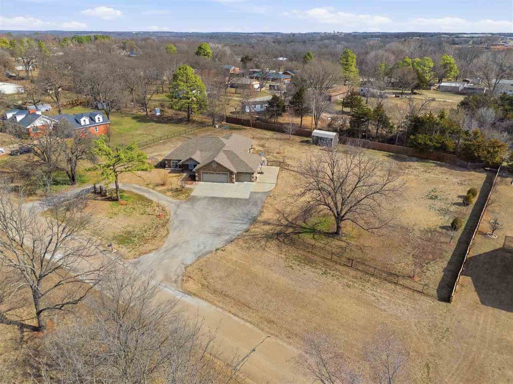 Photo of 505 S Buckingham Road, Stillwater, OK 74075 (MLS # 133819)