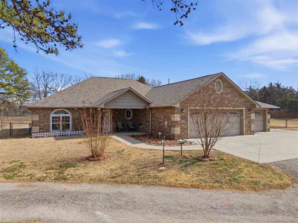 Photo of 505 S Buckingham Road, Stillwater, OK 74075 (MLS # 133819)