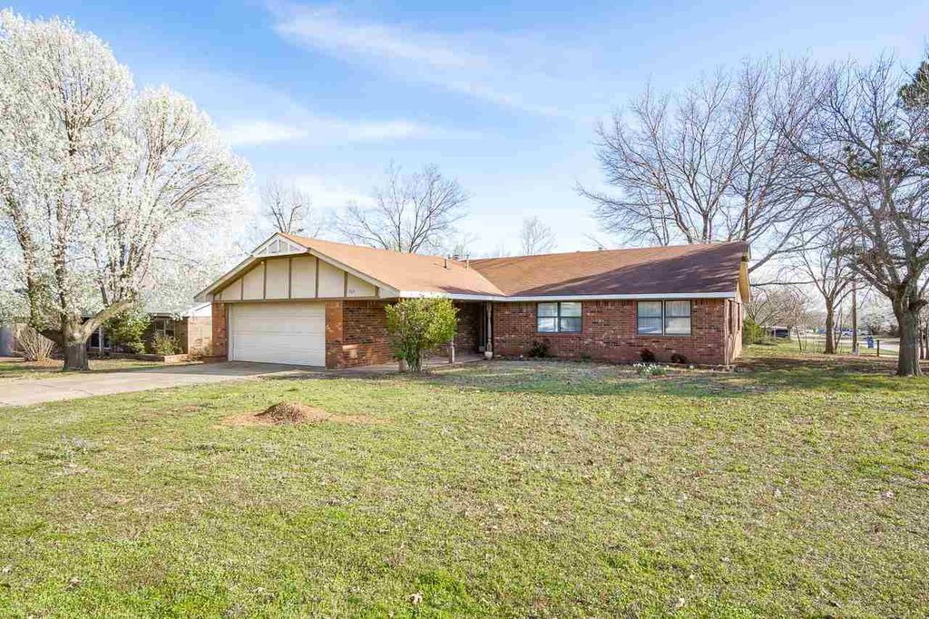 Photo of 917 N Dryden Circle, Stillwater, OK 74075 (MLS # 133886)
