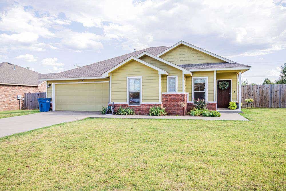 Photo of 1603 E Timberridge Drive, Cushing, OK 74023 (MLS # 135005)