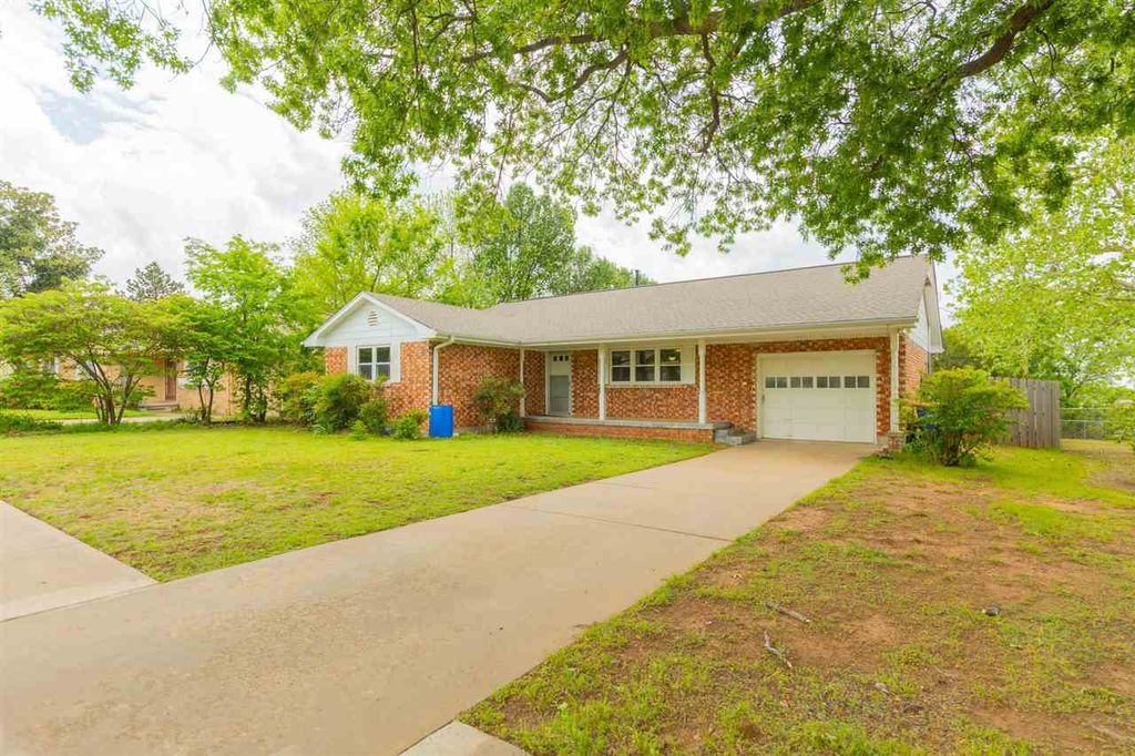 Photo of 1423 E Willham Drive, Stillwater, OK 74075 (MLS # 134144)