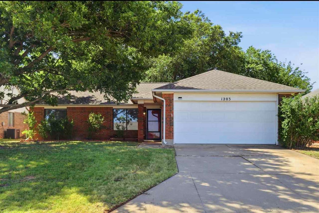 Photo of 1203 E Dell Avenue, Stillwater, OK 74075 (MLS # 134625)