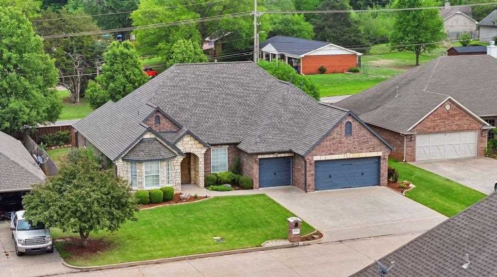Photo of 2319 S Silverdale Drive, Stillwater, OK 74074 (MLS # 134149)