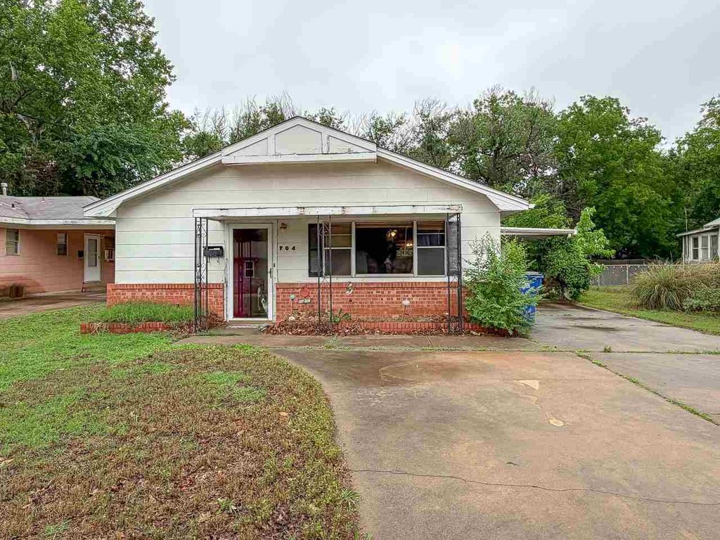 Photo of 704 S McFarland Street, Stillwater, OK 74074 (MLS # 134433)