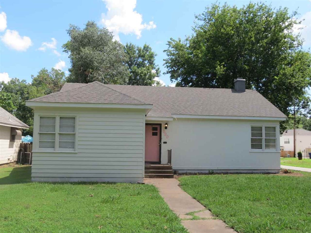 Photo of 929 W 9th Avenue, Stillwater, OK 74074 (MLS # 134755)