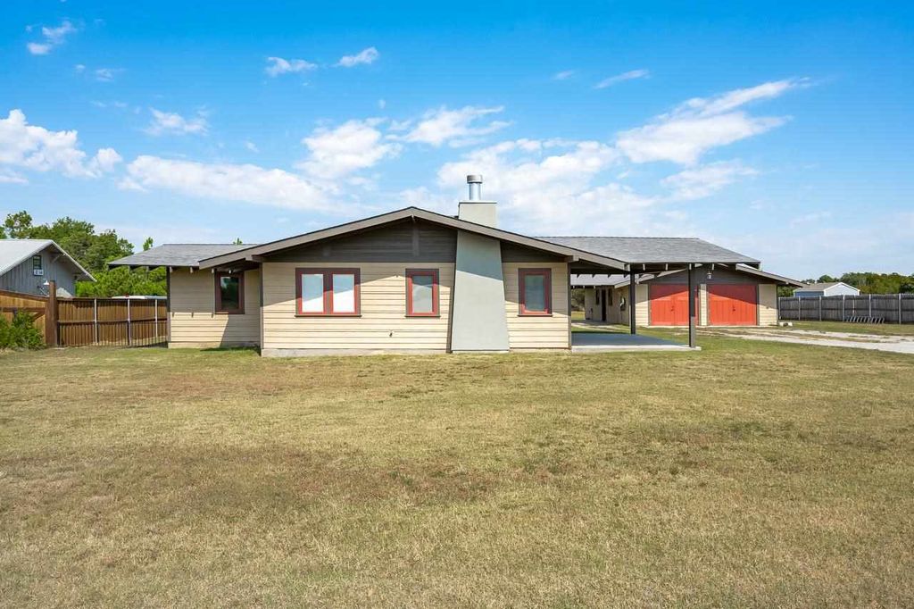 Photo of 7114 E Ponderosa Drive, Stillwater, OK 74075 (MLS # 134223)