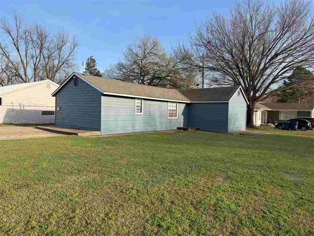 Photo of 1817 W Admiral Avenue, Stillwater, OK 74074 (MLS # 134091)