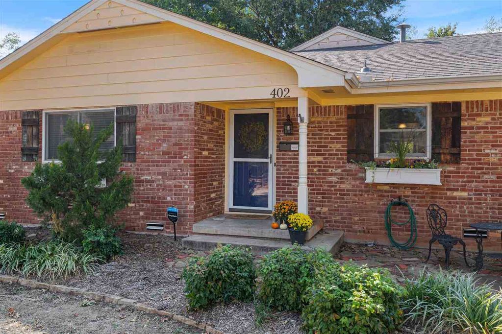 Photo of 402 N Manning Street, Stillwater, OK 74075 (MLS # 133853)