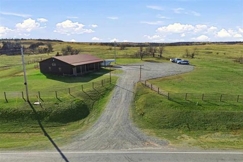 Photo of 614 N Perry Rd, Orlando, OK 73073 (MLS # 133925)