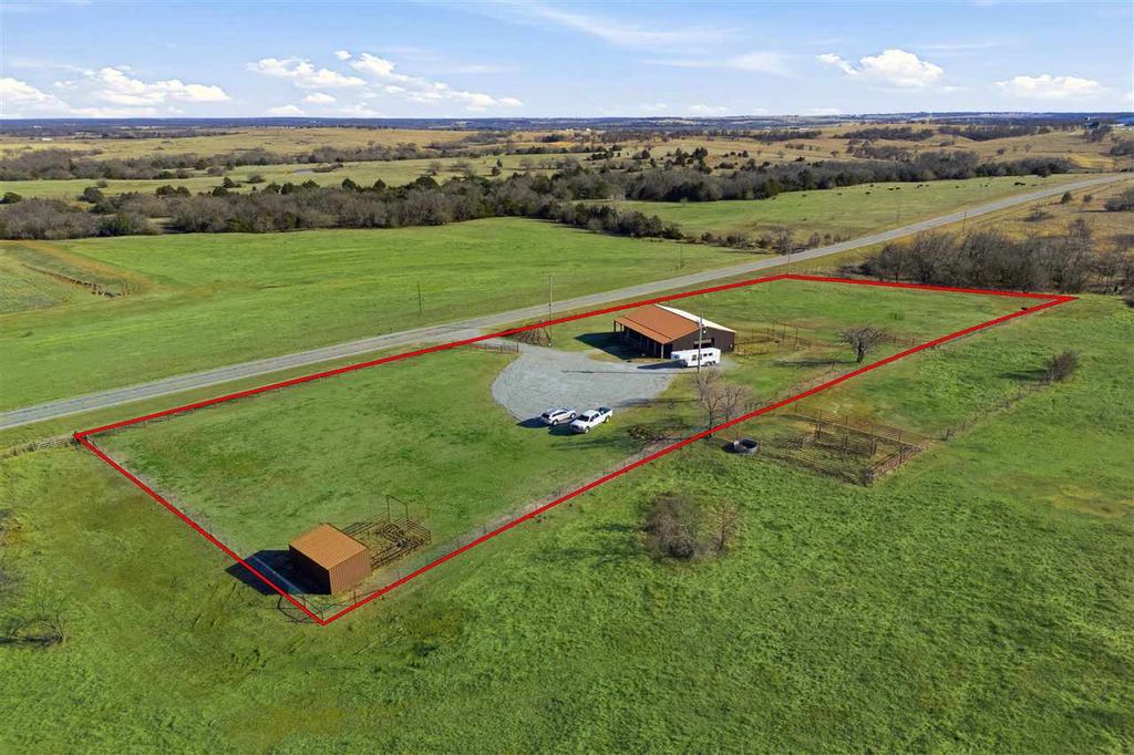 Photo of 614 N Perry Rd, Orlando, OK 73073 (MLS # 133925)