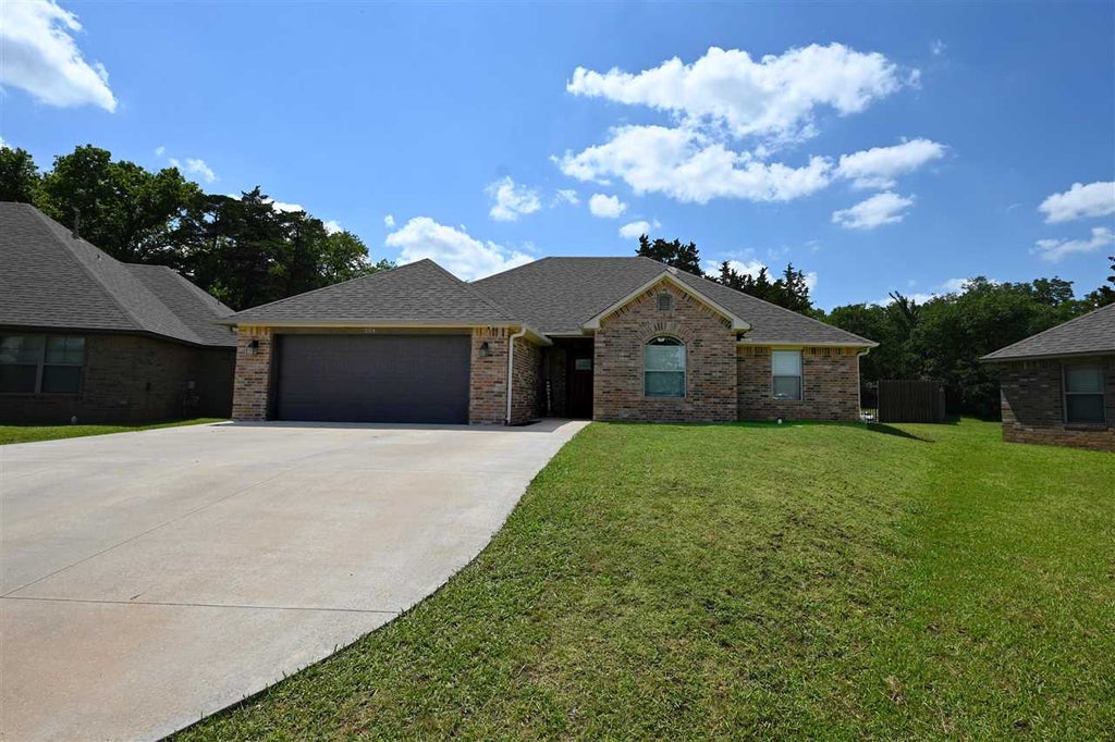 Photo of 204 N Boardwalk Street, Stillwater, OK 74075 (MLS # 134719)