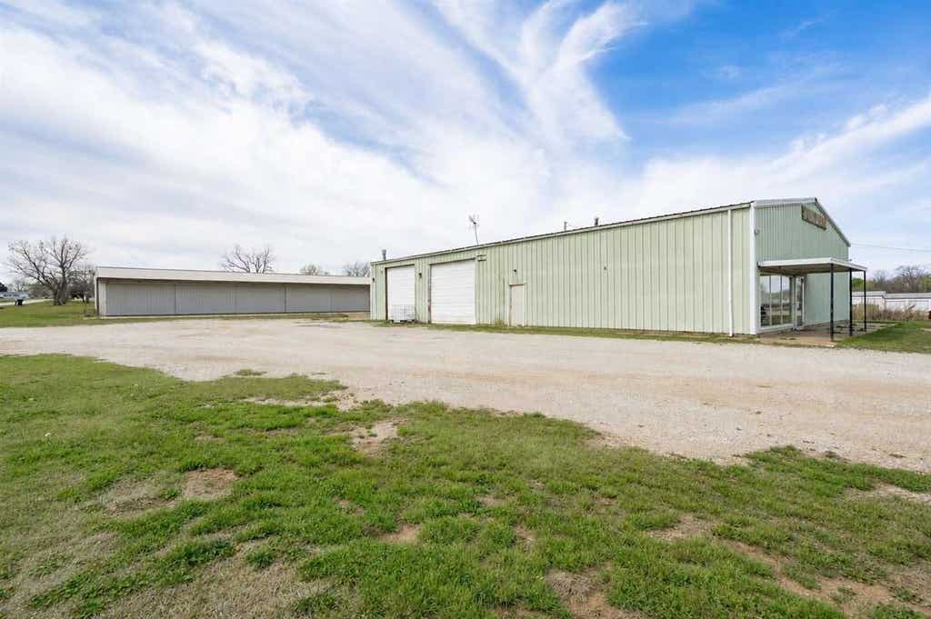 Photo of 1502 N 5th Street, Perry, OK 73077 (MLS # 134024)