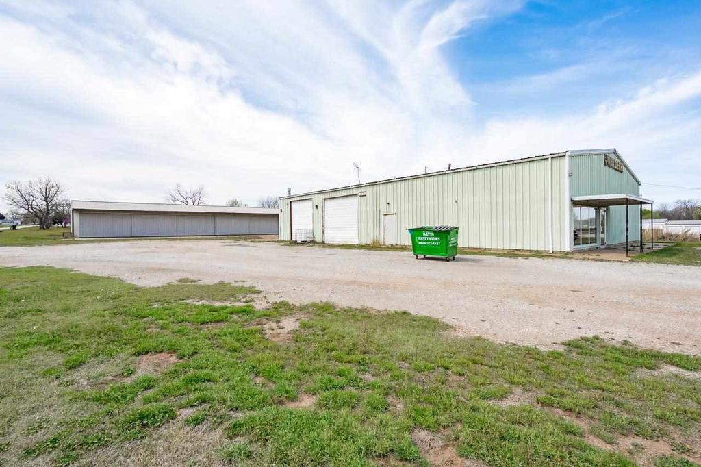 Photo of 1502 N 5th Street, Perry, OK 73077 (MLS # 134024)