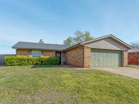 Photo of 900 E Brooke Avenue, Stillwater, OK 74075 (MLS # 131695)