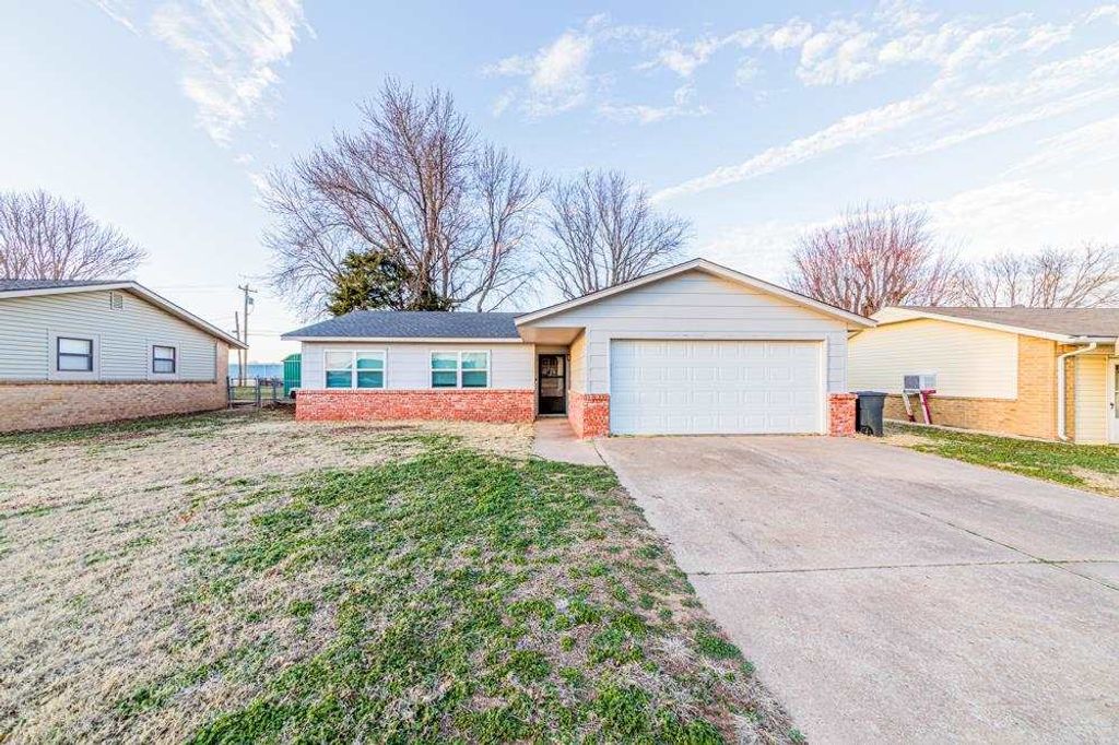 Photo of 124 Mill Road, Tonkawa, OK 74653 (MLS # 133768)