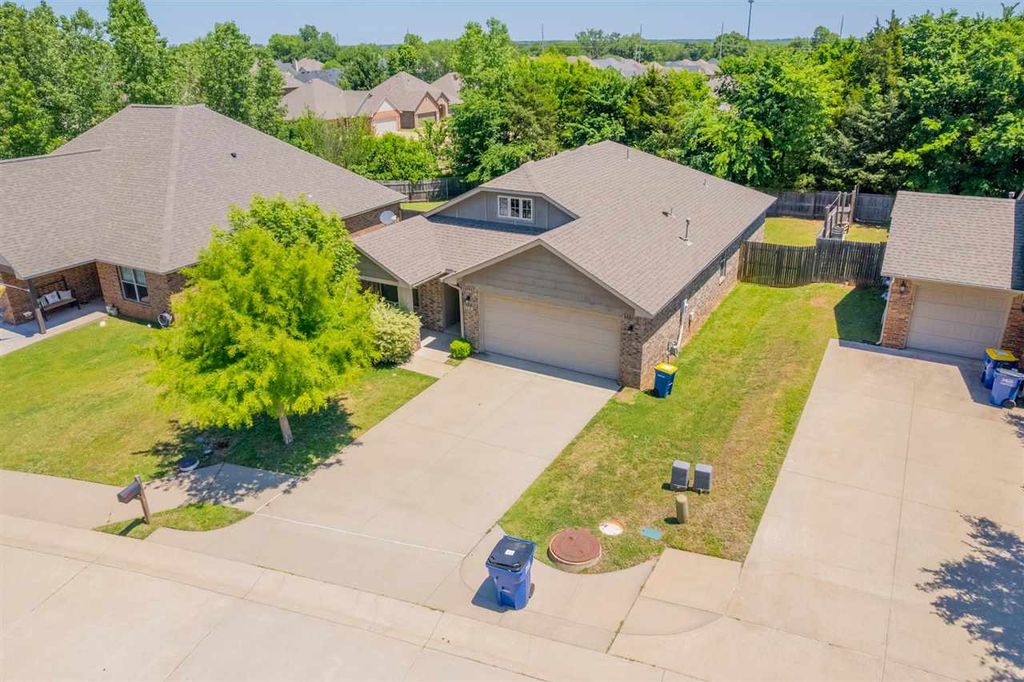 Photo of 115 N Boardwalk Street, Stillwater, OK 74075 (MLS # 134313)
