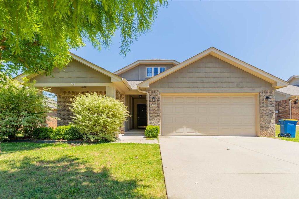 Photo of 115 N Boardwalk Street, Stillwater, OK 74075 (MLS # 134313)