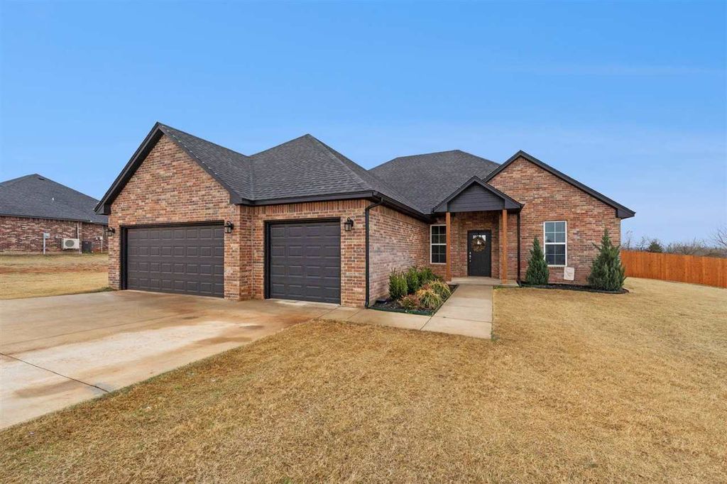 Photo of 4640 Ranchero Drive, Edmond, OK 73025 (MLS # 133901)