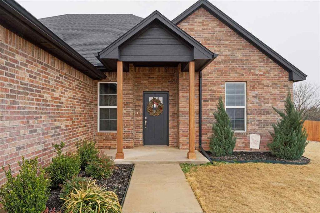 Photo of 4640 Ranchero Drive, Edmond, OK 73025 (MLS # 133901)