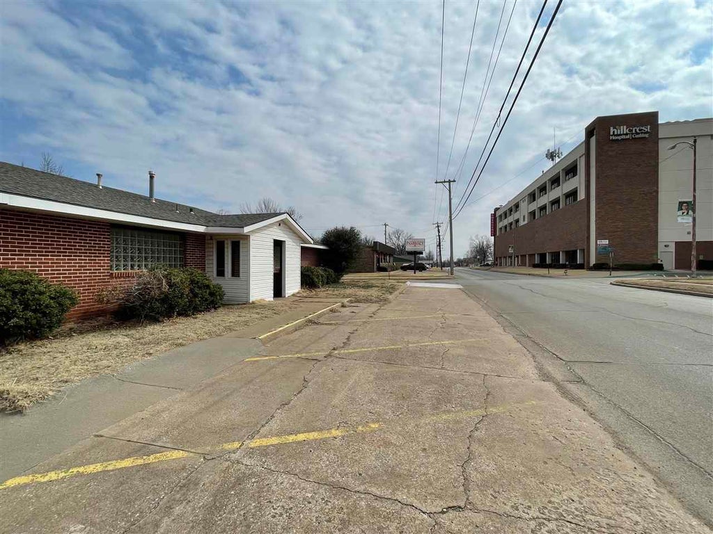 Photo of 112 S Highland Avenue, Cushing, OK 74023 (MLS # 134958)