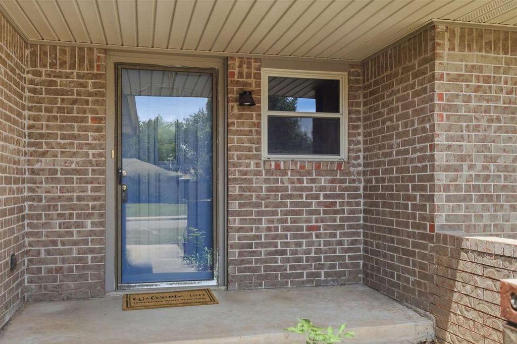 Photo of 405 Meadow Lake, Edmond, OK 73003 (MLS # 134371)