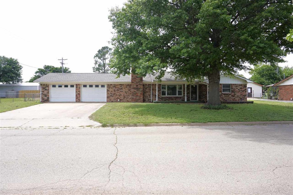 Photo of 1609 Primrose Lane, Perry, OK 73077 (MLS # 134618)