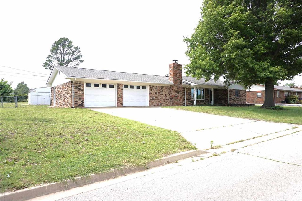 Photo of 1609 Primrose Lane, Perry, OK 73077 (MLS # 134618)