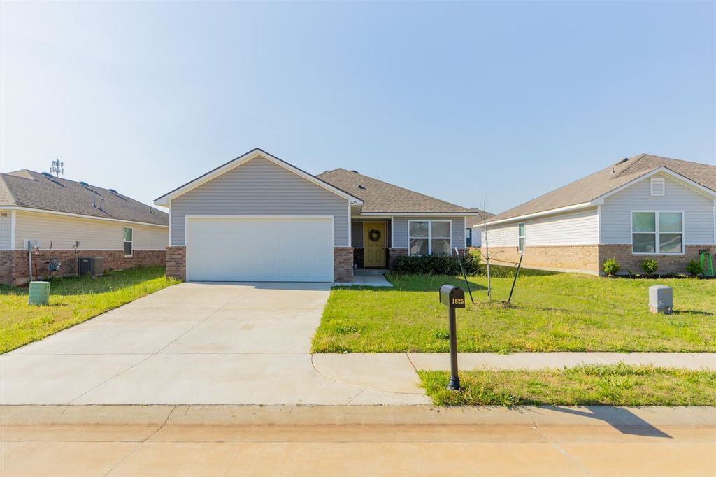 Photo of 1825 E Krayler Avenue, Stillwater, OK 74074 (MLS # 134079)