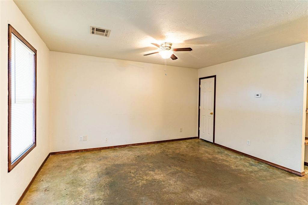 Photo of 915 E Oak Street, Cushing, OK 74023 (MLS # 133902)