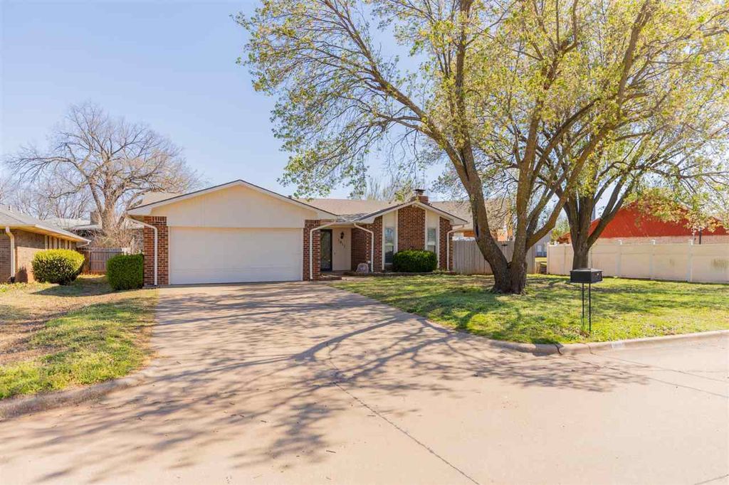 Photo of 1011 N Sunnybrook Drive, Stillwater, OK 74075 (MLS # 133990)