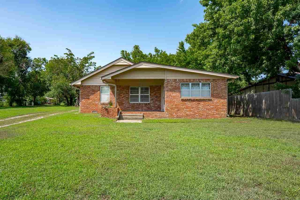 Photo of 317 E Chantry Street, Perkins, OK 74059 (MLS # 134844)