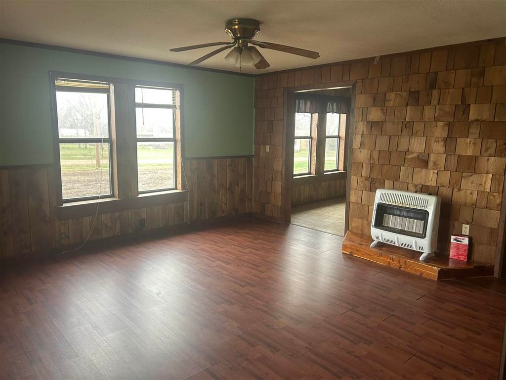 Photo of 420 N Central Avenue, Cushing, OK 74023 (MLS # 133862)