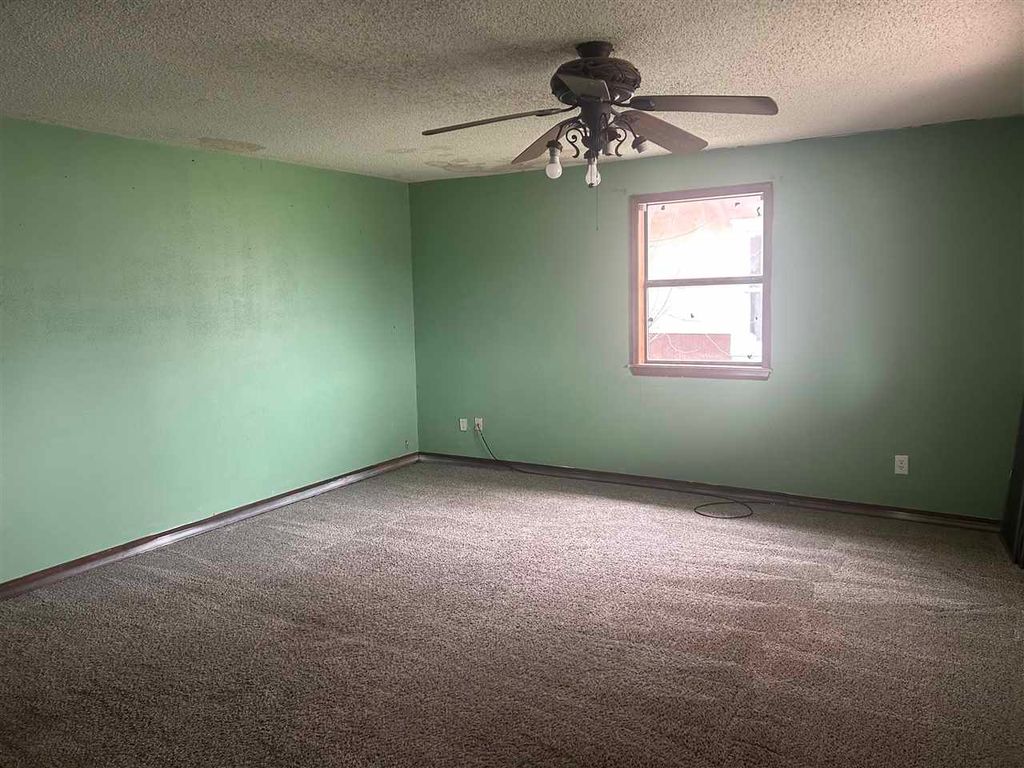 Photo of 420 N Central Avenue, Cushing, OK 74023 (MLS # 133862)