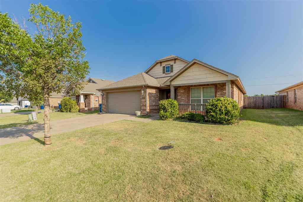Photo of 218 E Copper Canyon, Stillwater, OK 74075 (MLS # 134965)