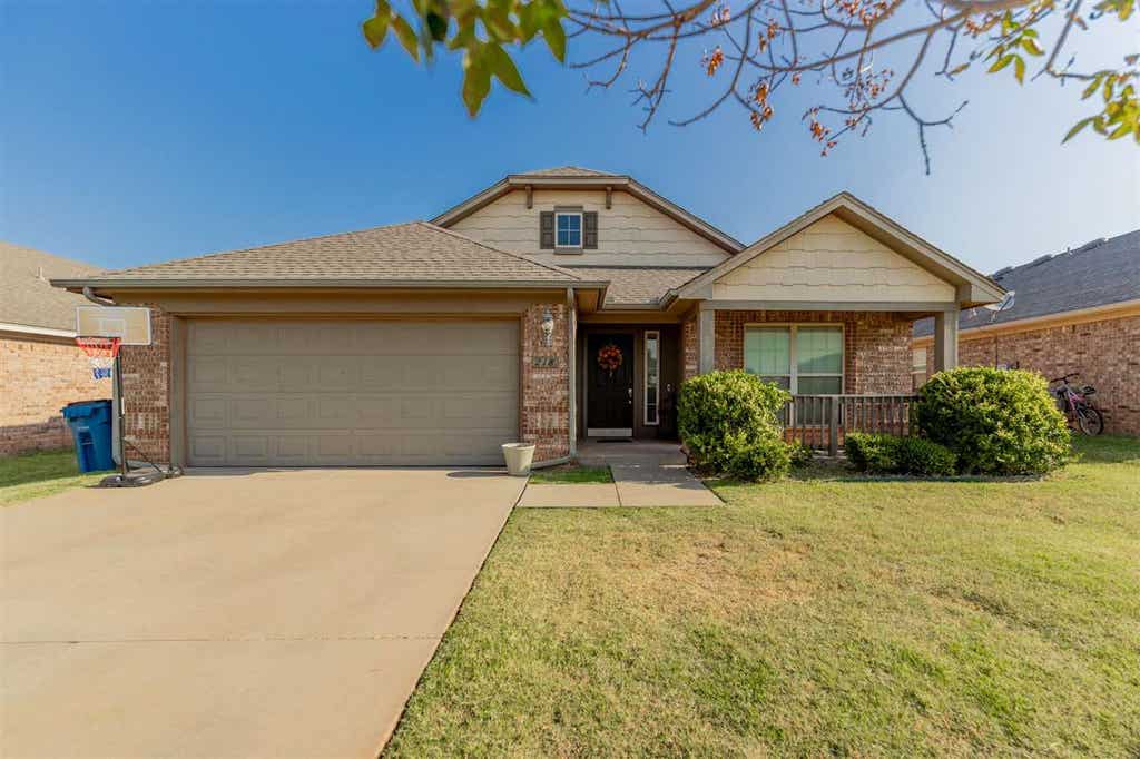 Photo of 218 E Copper Canyon, Stillwater, OK 74075 (MLS # 134965)
