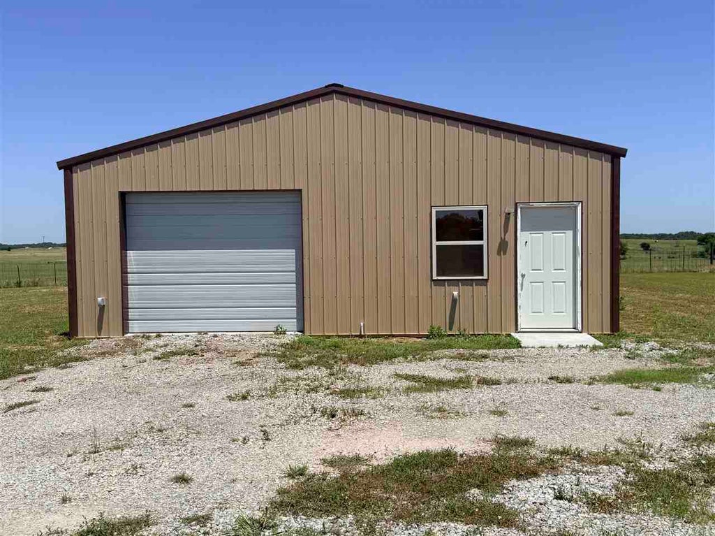 Photo of 11205 Tumbleweed, Red Rock, OK 74651 (MLS # 134488)