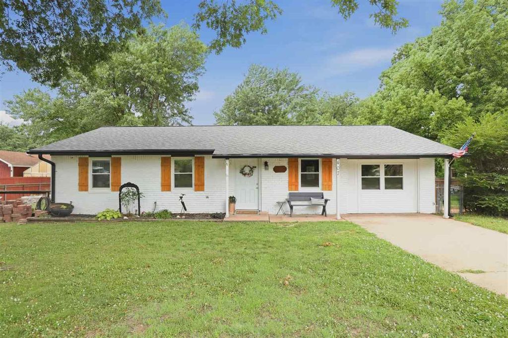 Photo of 407 SE 2nd Street, Perkins, OK 74059 (MLS # 134563)
