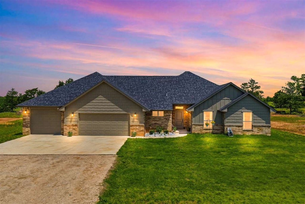 Photo of 3208 E Cedar Creek, Stillwater, OK 74075 (MLS # 134498)