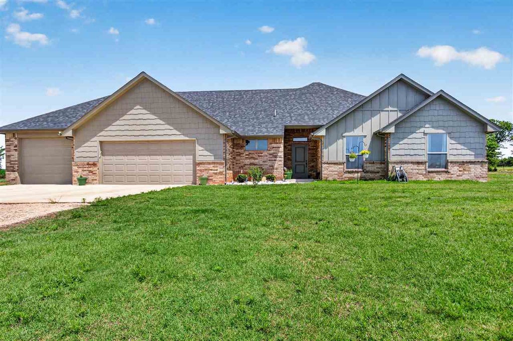 Photo of 3208 E Cedar Creek, Stillwater, OK 74075 (MLS # 134498)