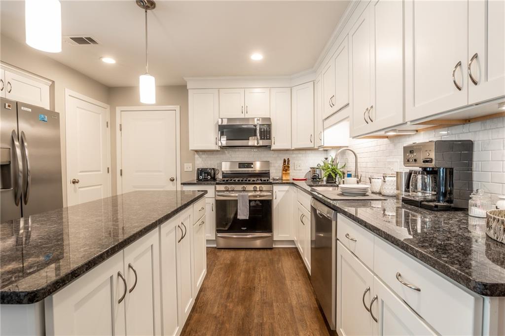 20 Saw Mill Drive 106, North Kingstown, RI 02852 MLS 1349573