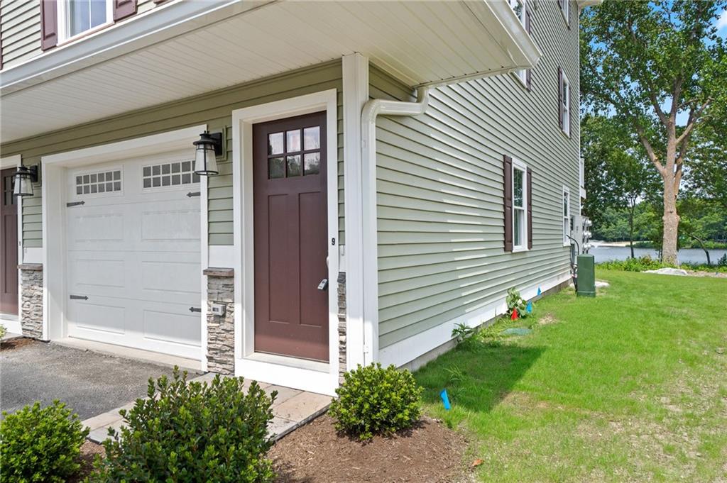 95 Farnum Pike 9, Smithfield, RI 02917 MLS 1336857 Listing