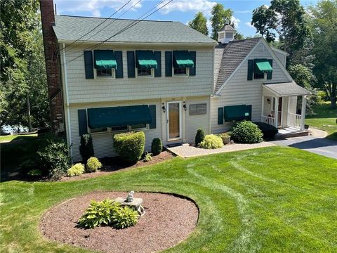 725 Smithfield Road, North Providence, RI 02904 - MLS#: 1343405
