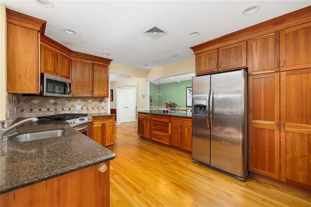 44 Love Lane, Warwick, RI 02886 MLS 1359369 Listing Information