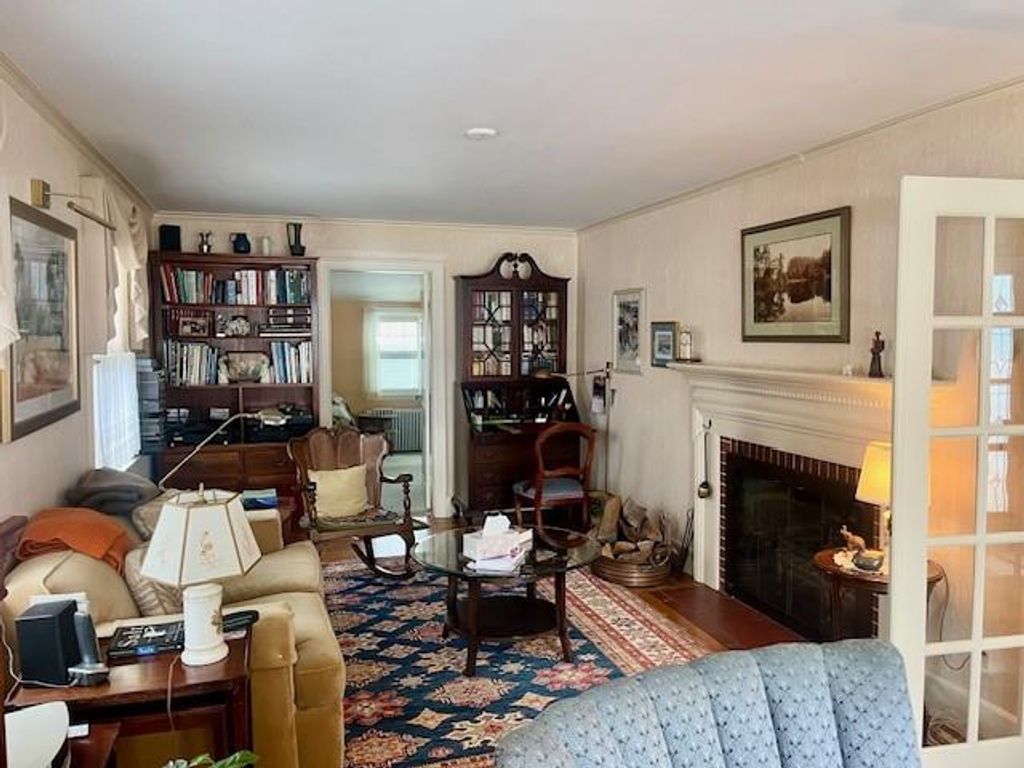 131 Canonchet Avenue, Warwick, RI 02888 MLS 1350931 Listing