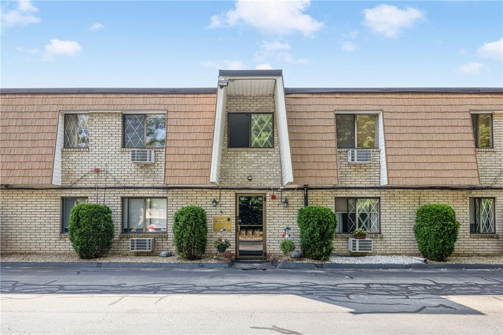 132 Hoffman Avenue 204, Cranston, RI 02920 MLS 1303966 Listing