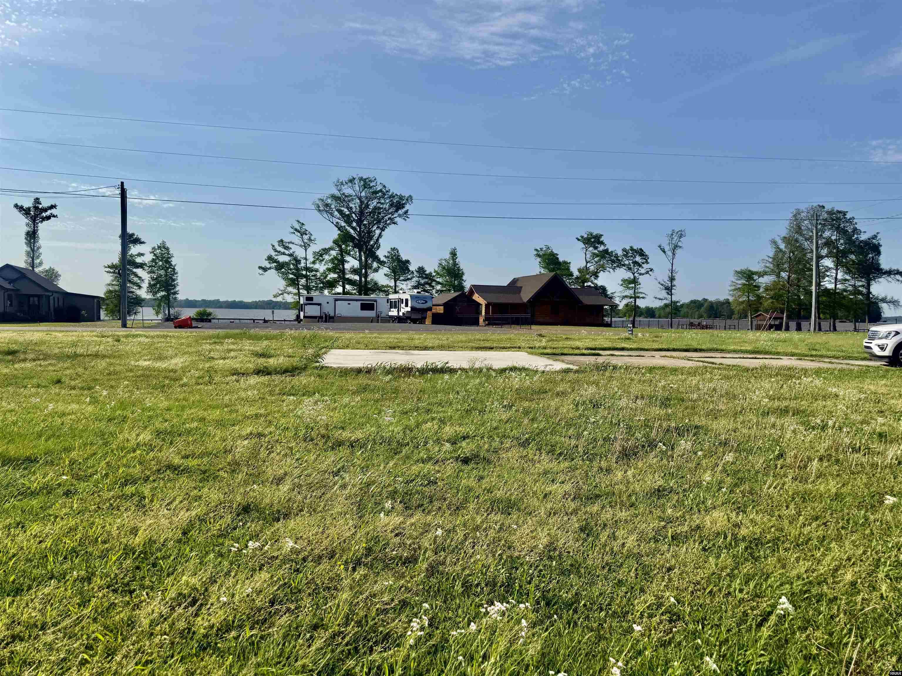 Photo 1 of 13 — 1320 Lake Drive, Hornbeak, TN 38232